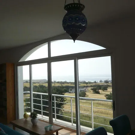 Azure Oceanview, Crystal Bay Marina Apartament *